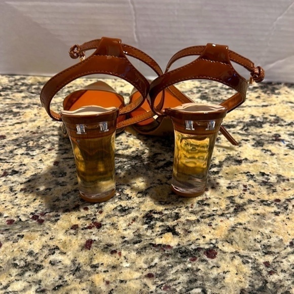 NANETHE  LEPORE - Picture 2 of 5